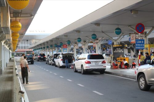 Thuê xe 7 chỗ sân bay Tân Sơn Nhất – Giá cố định, không lo tăng giá giờ cao điểm!