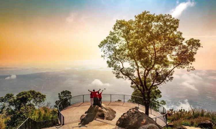 Du lịch núi bà đen